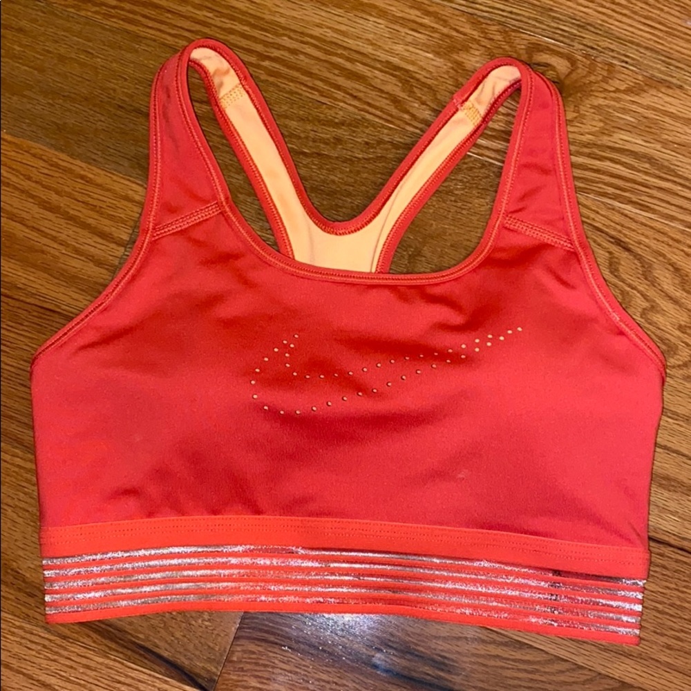 Nike sports bra (never worn)